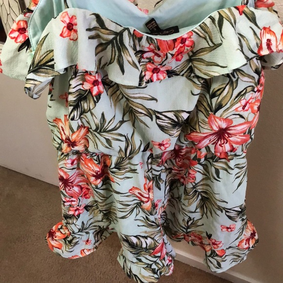 Beautiful romper - Picture 5 of 10